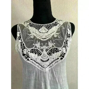 Vici Sleeveless Lace Knit Top White Women size Small